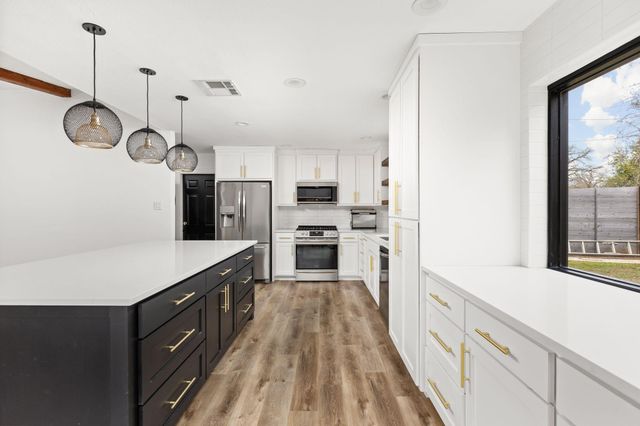 612 Meadowbrook DR, Georgetown, TX 78628