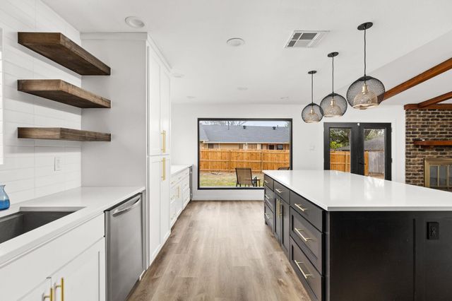 612 Meadowbrook DR, Georgetown, TX 78628