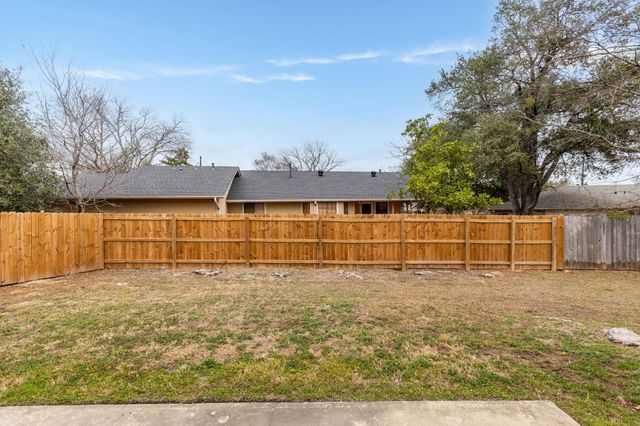 612 Meadowbrook DR, Georgetown, TX 78628