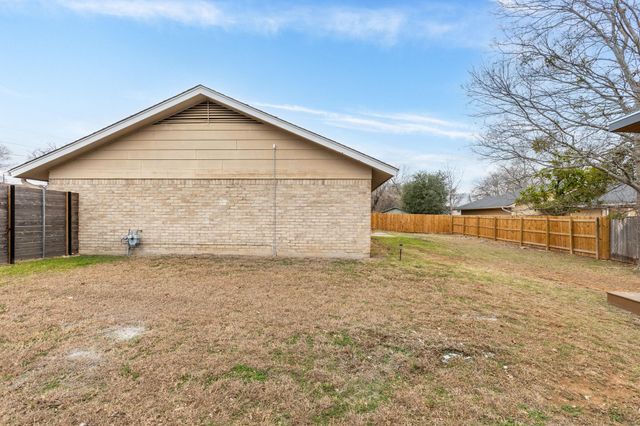 612 Meadowbrook DR, Georgetown, TX 78628