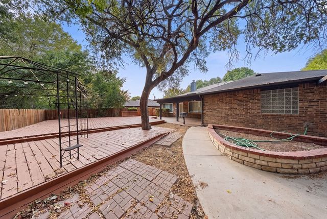 4952 Hollow Ridge Road, Dallas, TX 75227