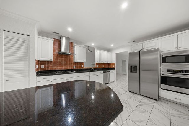 4952 Hollow Ridge Road, Dallas, TX 75227