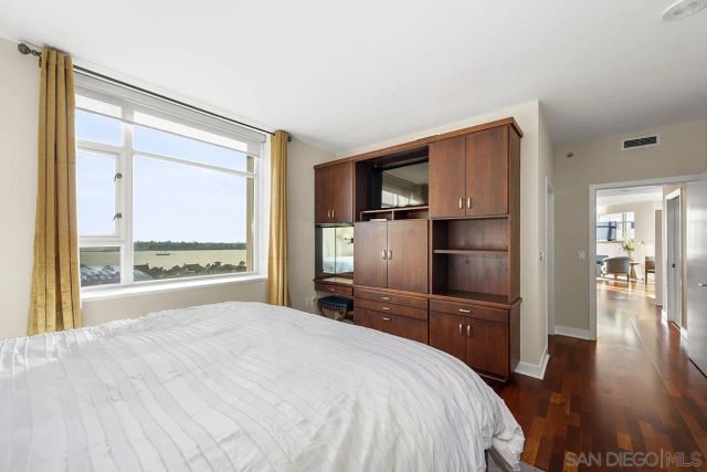 700 W Harbor 1204, San Diego, CA 92101