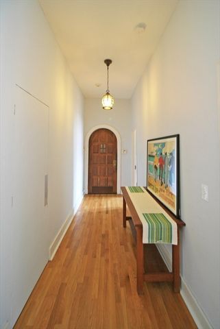 29 Pleasant St 1, Northampton, MA 01060