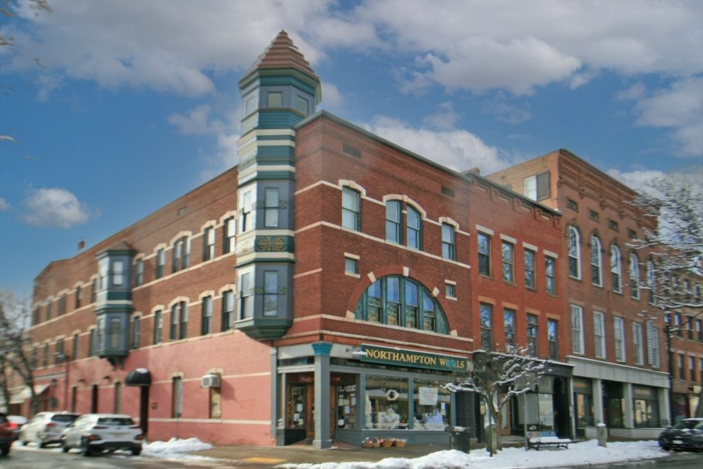 29 Pleasant St 1, Northampton, MA 01060