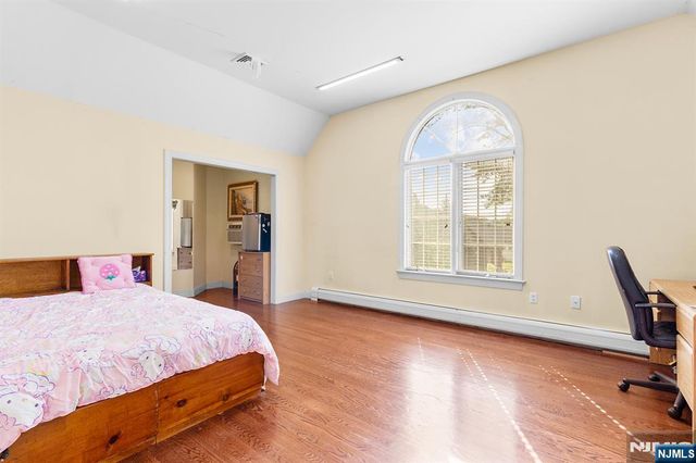 5 Kenyon Court, Norwood, NJ 07648