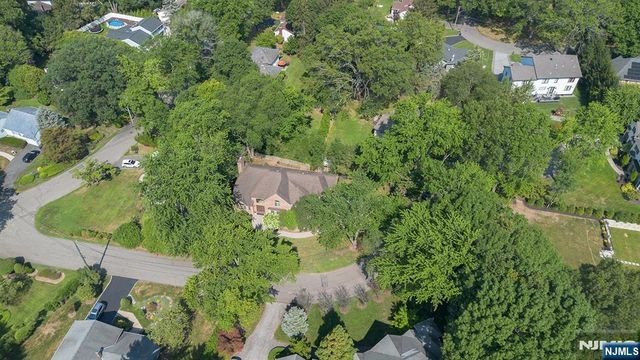 5 Kenyon Court, Norwood, NJ 07648