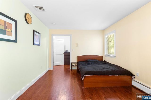 5 Kenyon Court, Norwood, NJ 07648