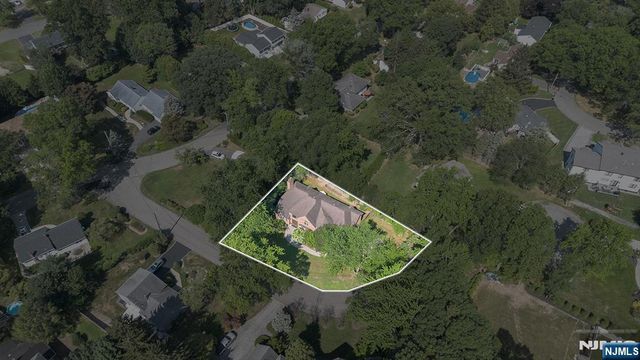 5 Kenyon Court, Norwood, NJ 07648