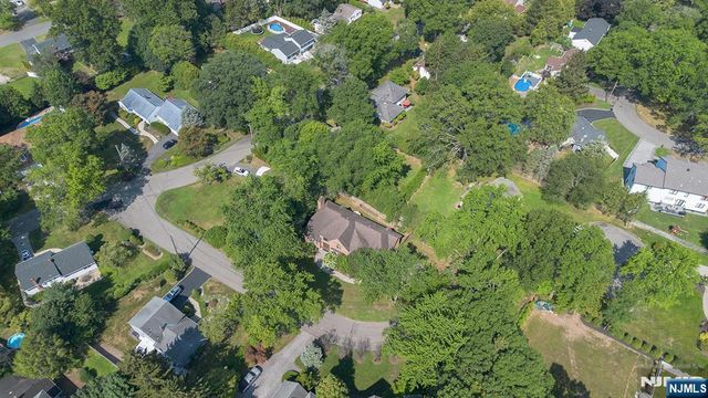 5 Kenyon Court, Norwood, NJ 07648