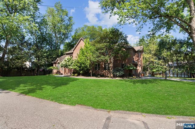 5 Kenyon Court, Norwood, NJ 07648