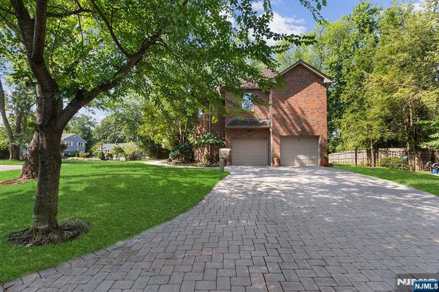 5 Kenyon Court, Norwood, NJ 07648