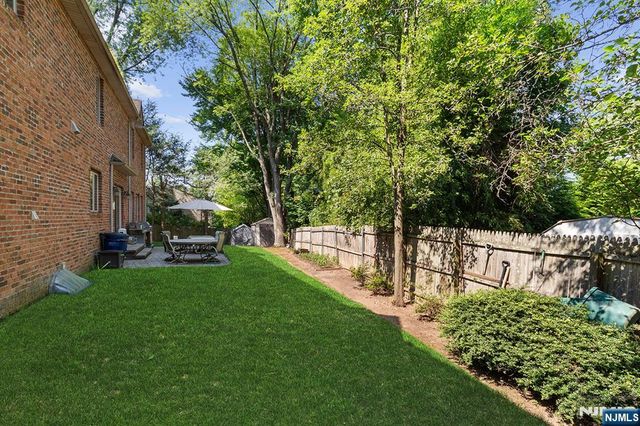 5 Kenyon Court, Norwood, NJ 07648