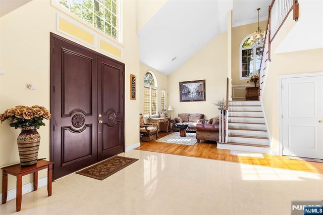 5 Kenyon Court, Norwood, NJ 07648