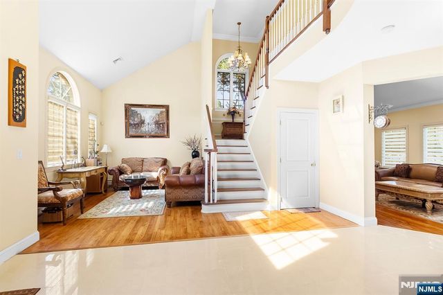 5 Kenyon Court, Norwood, NJ 07648