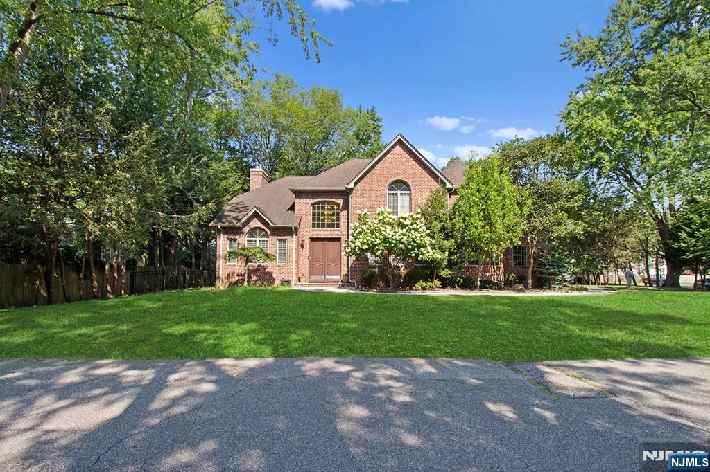 5 Kenyon Court, Norwood, NJ 07648