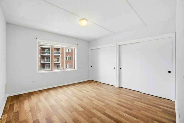 650 S River Road 405, Des Plaines, IL 60016