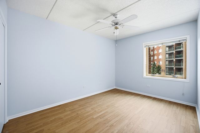 650 S River Road 405, Des Plaines, IL 60016