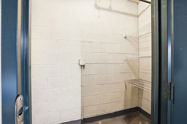 650 S River Road 405, Des Plaines, IL 60016