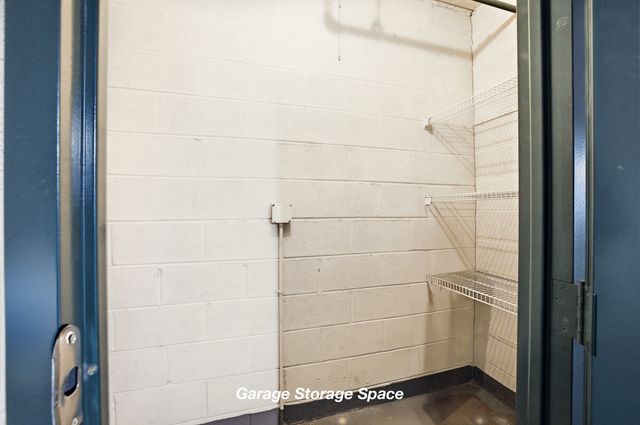 650 S River Road 405, Des Plaines, IL 60016