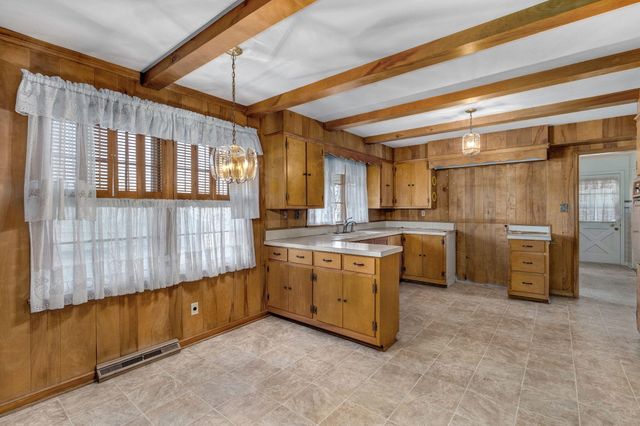 1562 N Maple Street, Buffalo, MO 65622