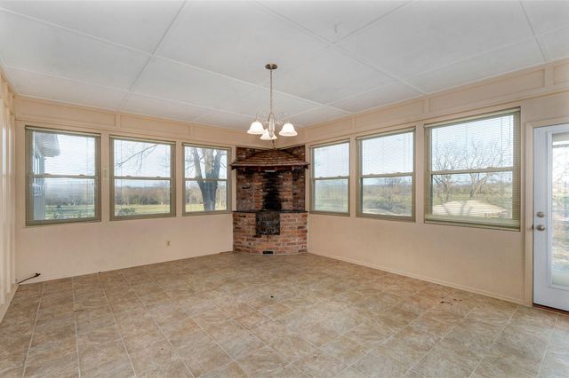 1562 N Maple Street, Buffalo, MO 65622