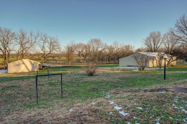 1562 N Maple Street, Buffalo, MO 65622