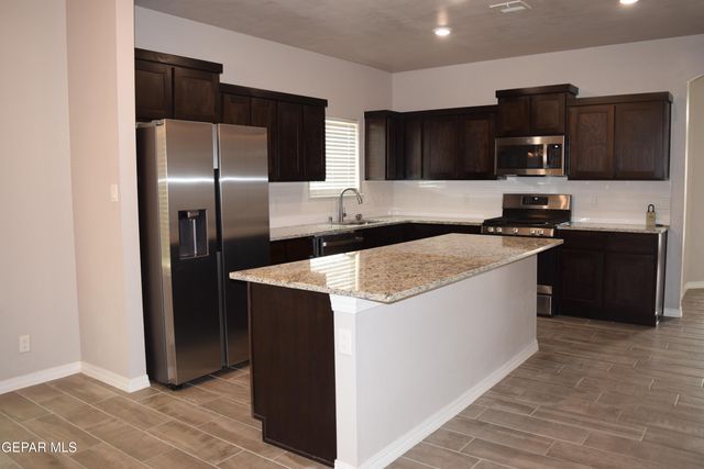 355 SOL Court, Vinton, TX 79821