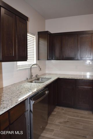 355 SOL Court, Vinton, TX 79821