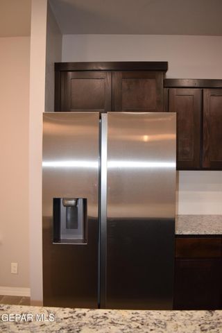 355 SOL Court, Vinton, TX 79821