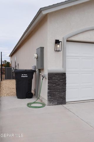 355 SOL Court, Vinton, TX 79821