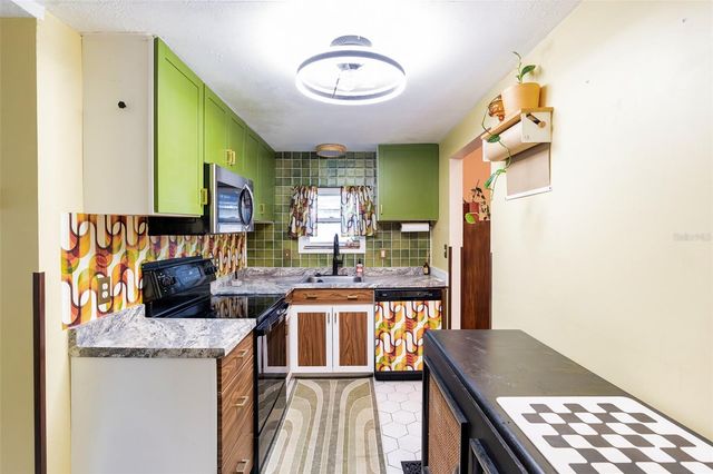 612 N SALISBURY AVENUE, Deland, FL 32720