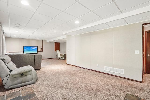 19715 Embers Avenue, Farmington, MN 55024