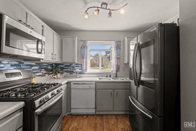 6304 Derby Drive, Bakersfield, CA 93306