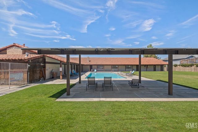 6304 Derby Drive, Bakersfield, CA 93306