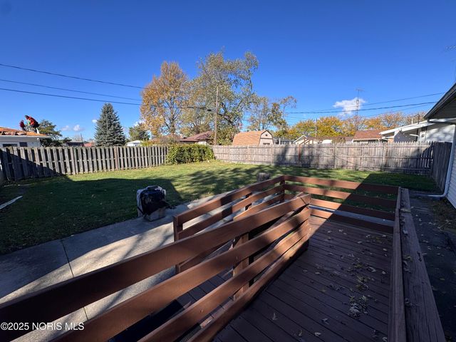 110 Mount Vernon Place, Walbridge, OH 43465