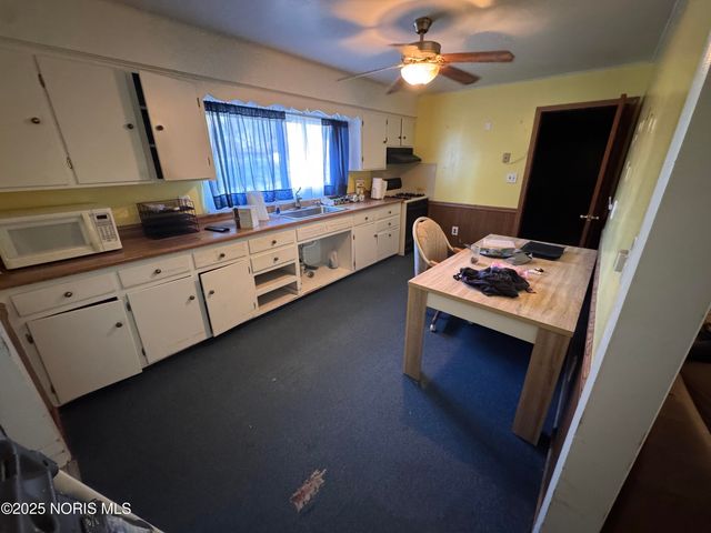 110 Mount Vernon Place, Walbridge, OH 43465