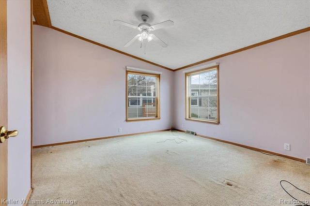 22 Ridgeway, Saline, MI 48176