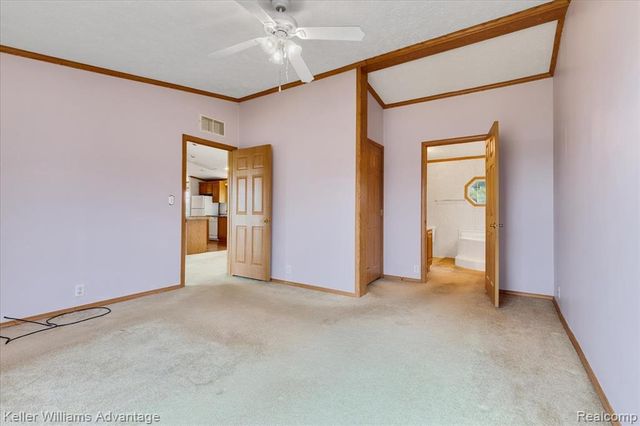 22 Ridgeway, Saline, MI 48176
