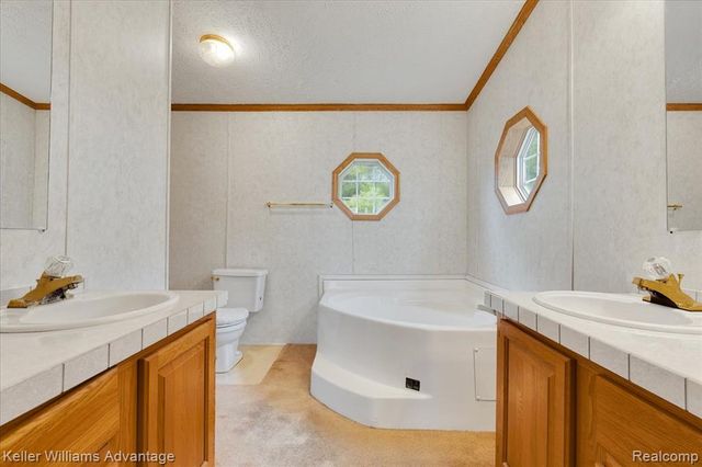 22 Ridgeway, Saline, MI 48176