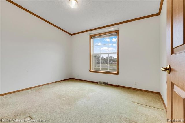 22 Ridgeway, Saline, MI 48176