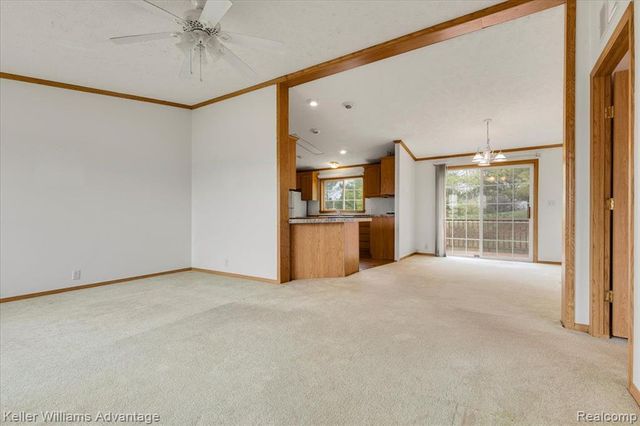 22 Ridgeway, Saline, MI 48176
