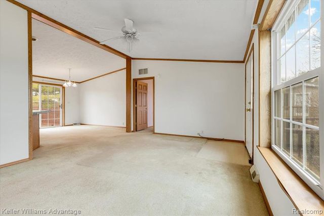 22 Ridgeway, Saline, MI 48176