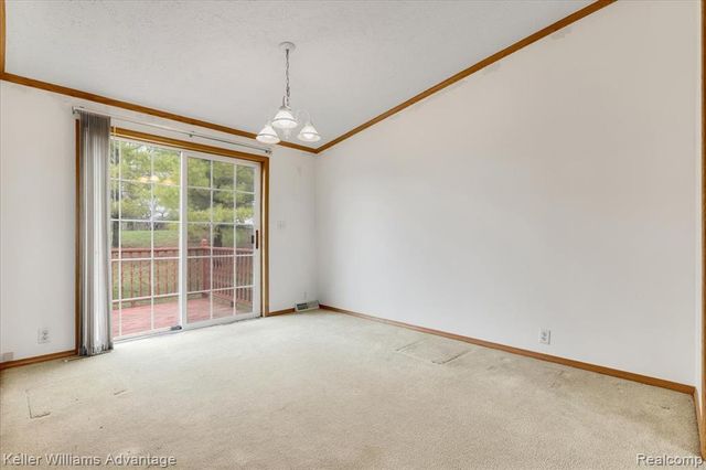 22 Ridgeway, Saline, MI 48176