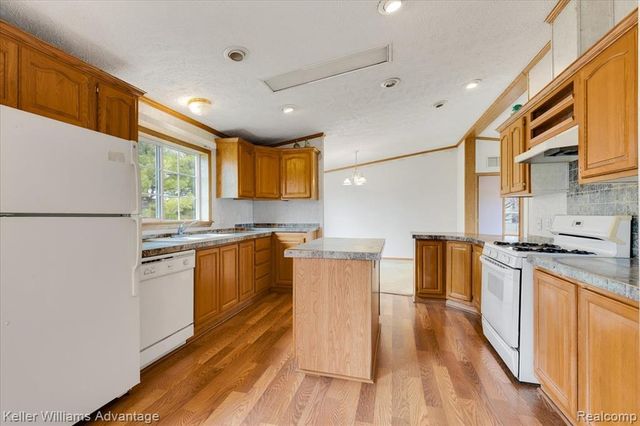 22 Ridgeway, Saline, MI 48176