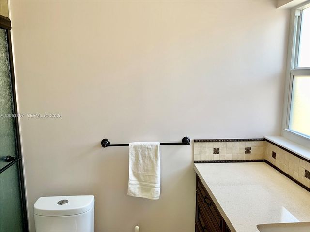 619 NE 14th Avenue 301, Hallandale Beach, FL 33009