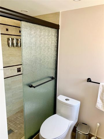 619 NE 14th Avenue 301, Hallandale Beach, FL 33009