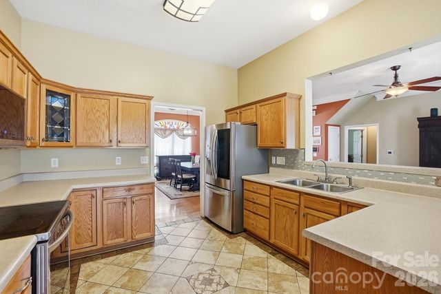 12610 Skymaster Court, Charlotte, NC 28278