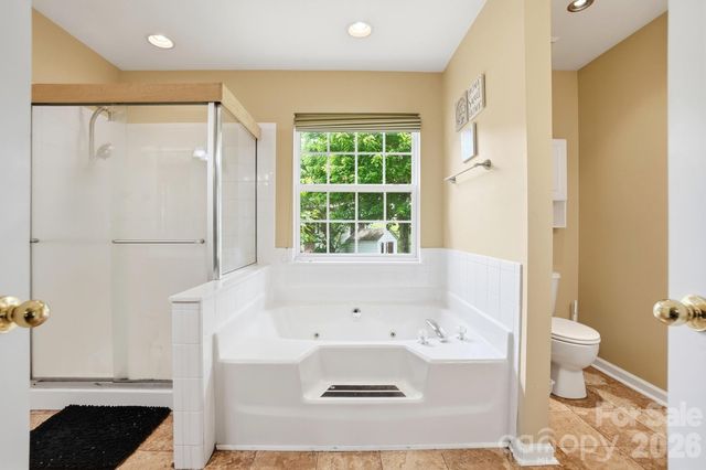 12610 Skymaster Court, Charlotte, NC 28278