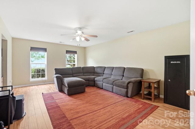 12610 Skymaster Court, Charlotte, NC 28278